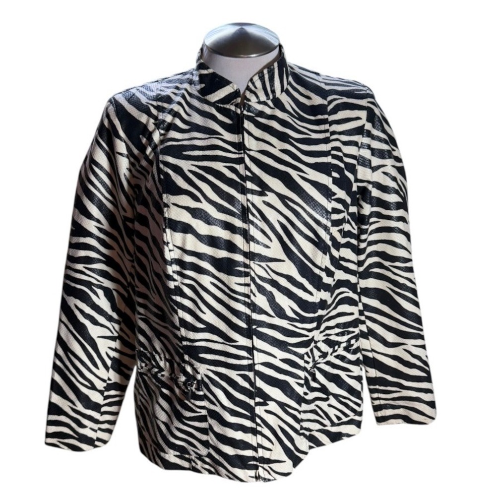 Elementz Woman Zebra Print Faux Leather Zip Up Jacket Black White 1X WFLJ0015